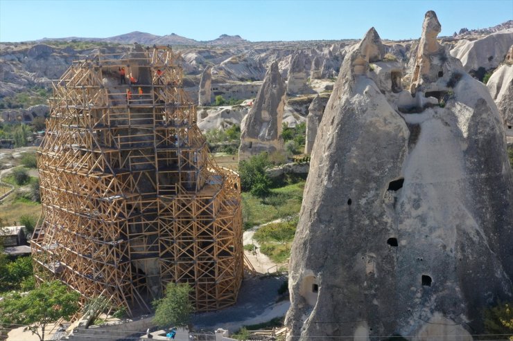 Kapadokya'da zamana direnen peribacaları restorasyonla geleceğe taşınıyor