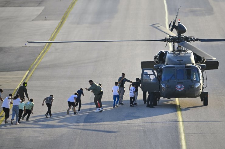 TEKNOFEST Adana'da helikopterle uçuş deneyimi yaşadılar