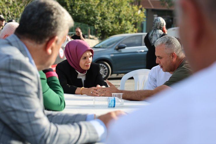 Bakan Göktaş'tan İstanbul'da öldürülen iki genç kızın ailelerine taziye ziyareti