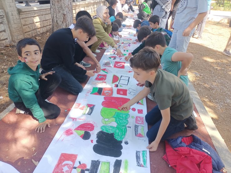 Diyarbakır, Bingöl ve Şırnak'ta çocuklar Filistin'e destek için resim çizdi