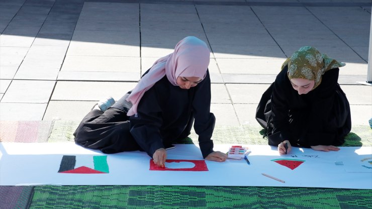 İsrail'in Gazze'ye yönelik saldırılarına çizimlerle tepki gösterdiler