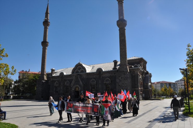 Kars'ta sağlık çalışanları Gazze için 47 haftadır "sessiz yürüyüş" yapıyor