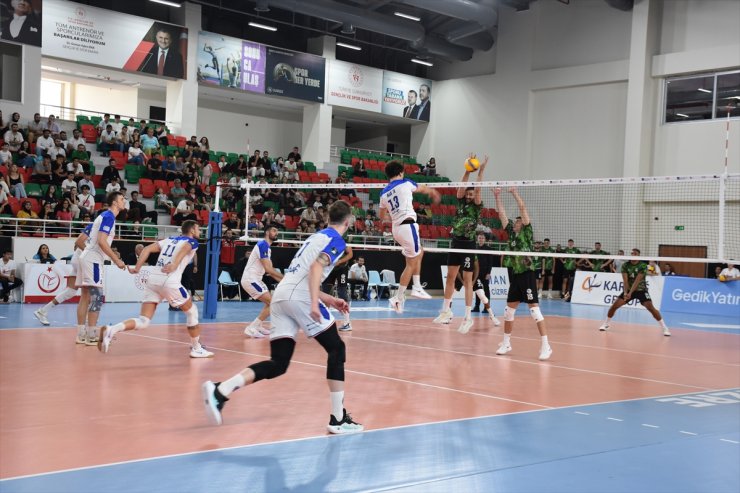 Voleybol: SMS Grup Efeler Ligi