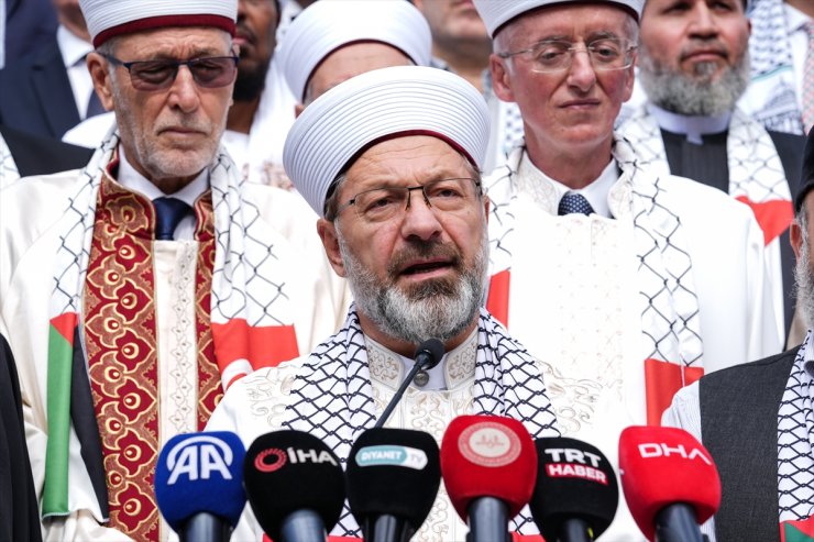 Diyanet İşleri Başkanı Erbaş, din adamları ile "Barışa çağrı" açıklaması yaptı: