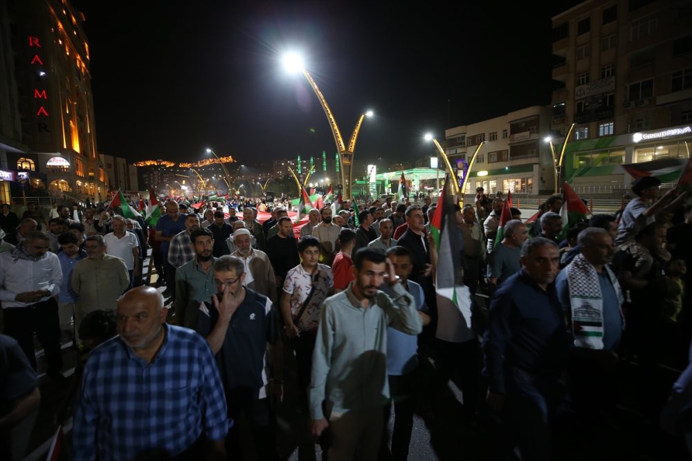 Diyarbakır, Siirt, Şırnak ve Mardin'de İsrail'in Filistin'e yönelik saldırıları protesto edildi