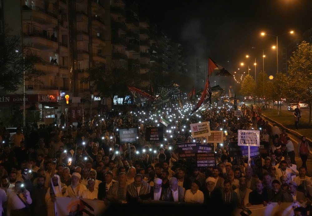 Diyarbakır, Siirt, Şırnak ve Mardin'de İsrail'in Filistin'e yönelik saldırıları protesto edildi