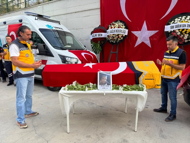 İzmir'de kazada ölen ambulans şoförü için tören düzenlendi