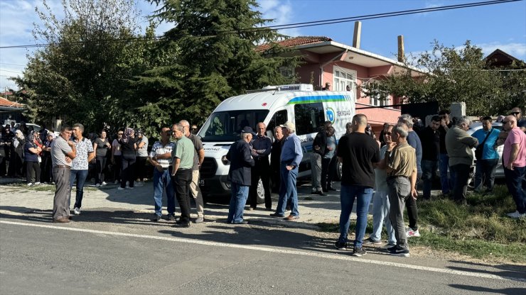 Tekirdağ'da silahlı saldırı sonucu yaşamını yitiren kadının cenazesi toprağa verildi