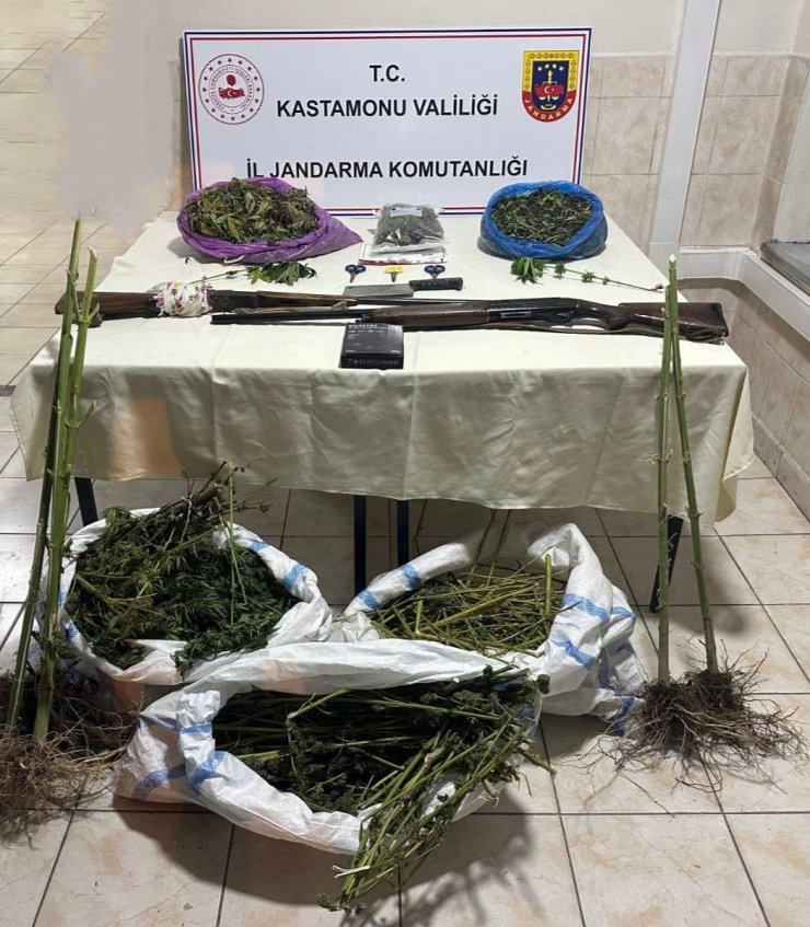 Kastamonu'da 15 kilo 528 gram uyuşturucu ele geçirildi