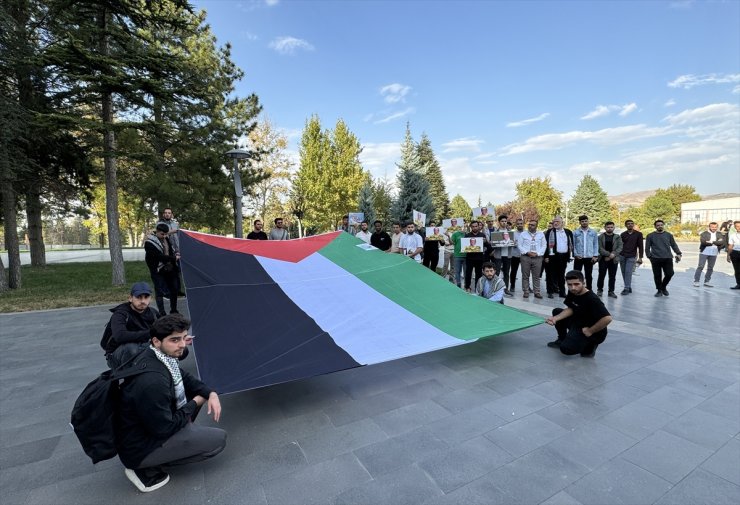 Kahramanmaraş, Malatya ve Şanlıurfa'da öğrenci topluluklarından Filistin'e destek açıklaması