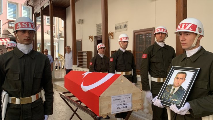 Kıbrıs gazisi emekli Binbaşı Hastürk, Balıkesir'de son yolculuğuna uğurlandı