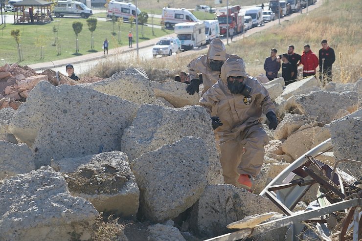 Bayburt'ta 5,8 büyüklüğünde deprem senaryosuyla tatbikat yapıldı