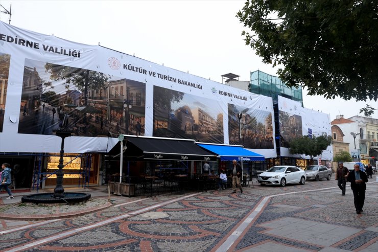 Edirne'nin merkezi Saraçlar Caddesi'ndeki "sokak sağlıklaştırma" çalışmaları sürüyor