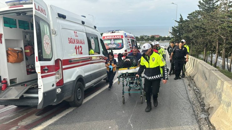 Büyükçekmece'de bariyere çarpan motosikletin sürücüsü yaralandı