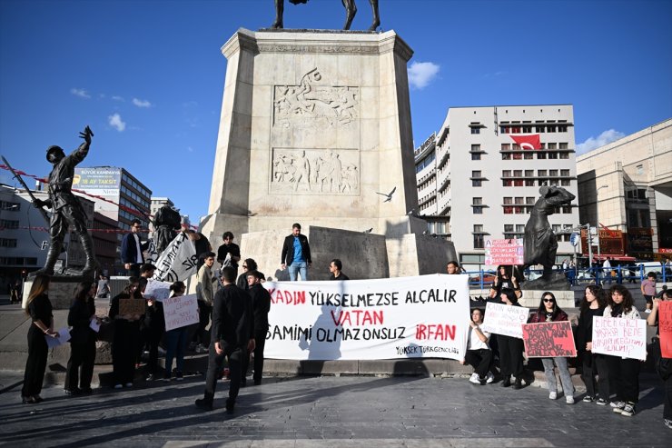 Ankara'da bir grup üniversite öğrencisinden kadın cinayetlerine protesto