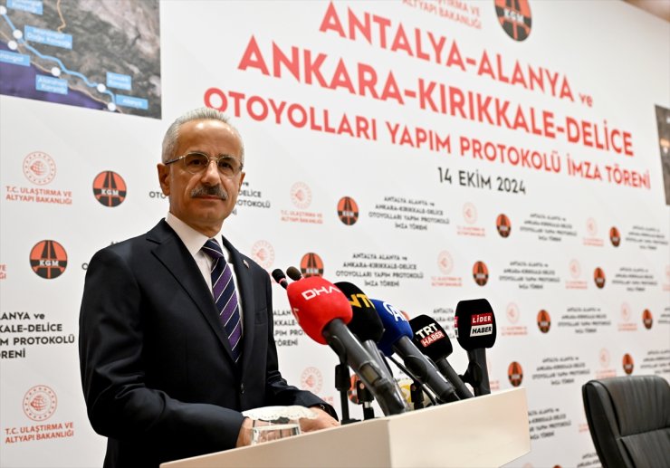 Ankara-Kırıkkale-Delice ve Antalya-Alanya otoyol projelerinin yapımı için imzalar atıldı