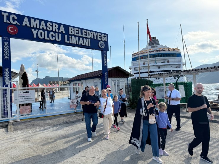 "Astoria Grande" kruvaziyeri Amasra'ya 1031 yolcu getirdi