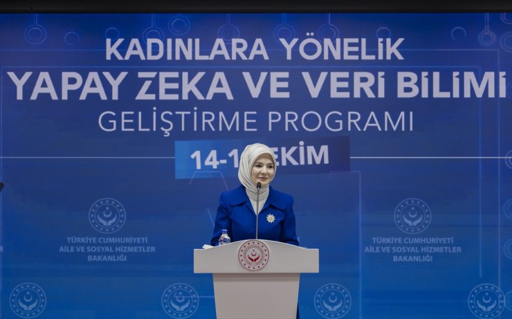 Bakan Göktaş, Kadınlara Yönelik Yapay Zeka ve Veri Bilimi Geliştirme Programı'nda konuştu: