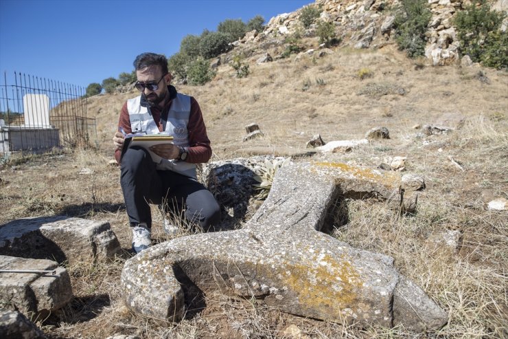 Tunceli Müzesi ekipleri, kültürel varlıkların tespit ve tescili için sahada