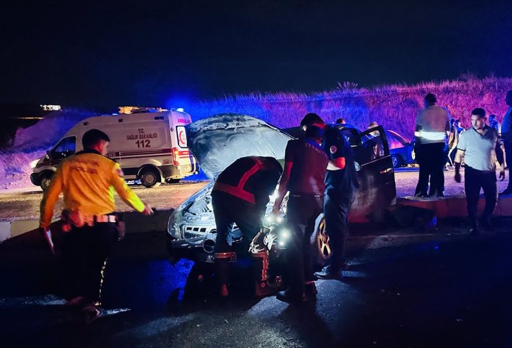 Adıyaman'da iki otomobilin çarpıştığı kazada 6 kişi yaralandı