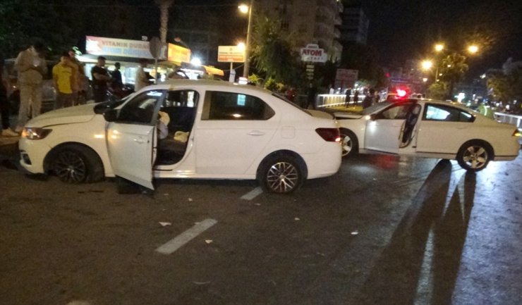 Mersin'deki trafik kazasında 4 kişi yaralandı