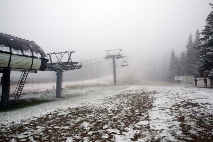 Ilgaz Dağı'na mevsimin ilk karı düştü