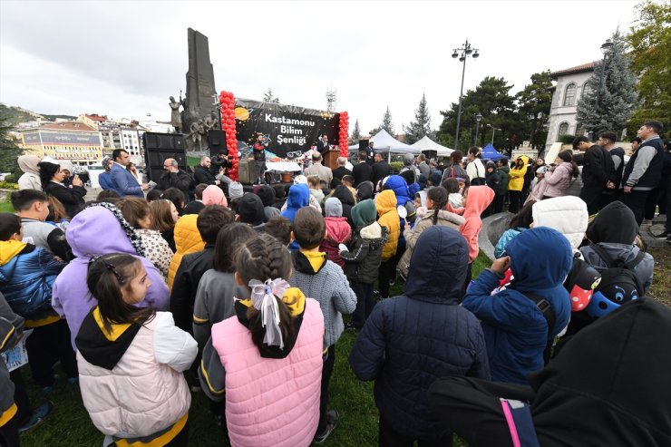 Kastamonu'da TÜBİTAK 4007 Bilim Şenliği başladı