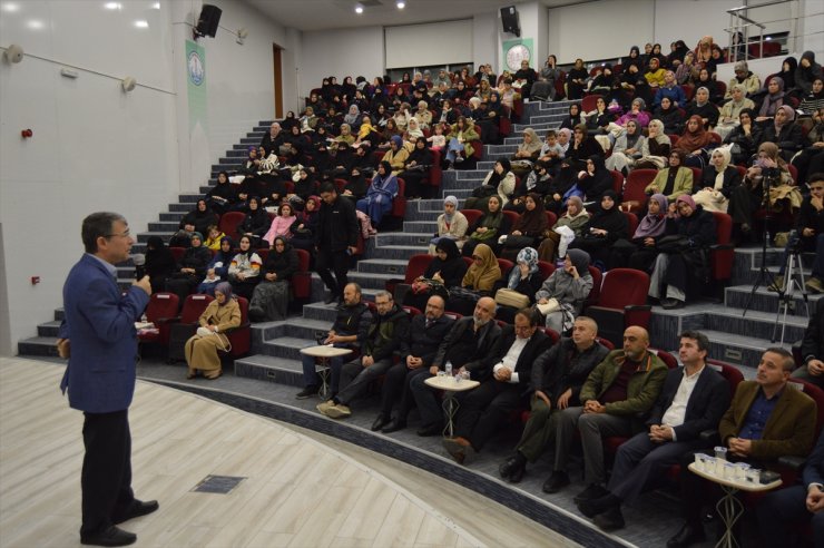 Kütahya'da "Boykot ve Helal Gıda Konferansı" düzenlendi