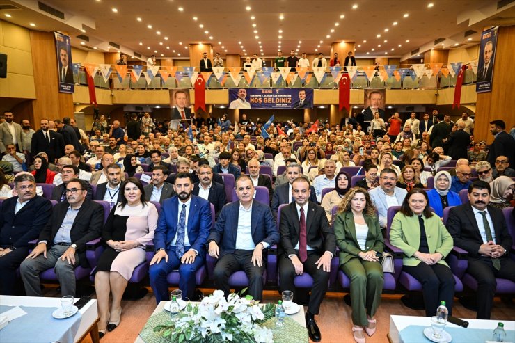 AK Parti Sözcüsü Çelik, Adana'da partisinin ilçe kongresinde konuştu: