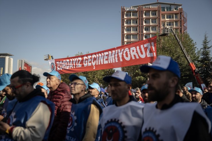 TÜRK-İŞ Genel Başkanı Atalay, "Zordayız Geçinemiyoruz Mitingi"nde konuştu: