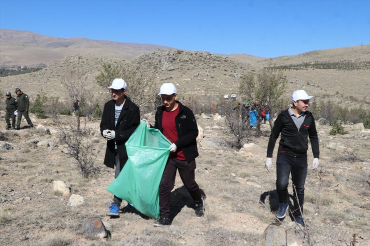 Yozgat, Kırşehir ve Niğde'de ormanlarda temizlik yapıldı