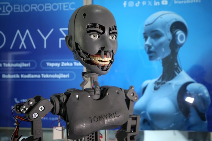 40 günde üretilen yerli insansı robot Tomyris 9 mimik yapabiliyor