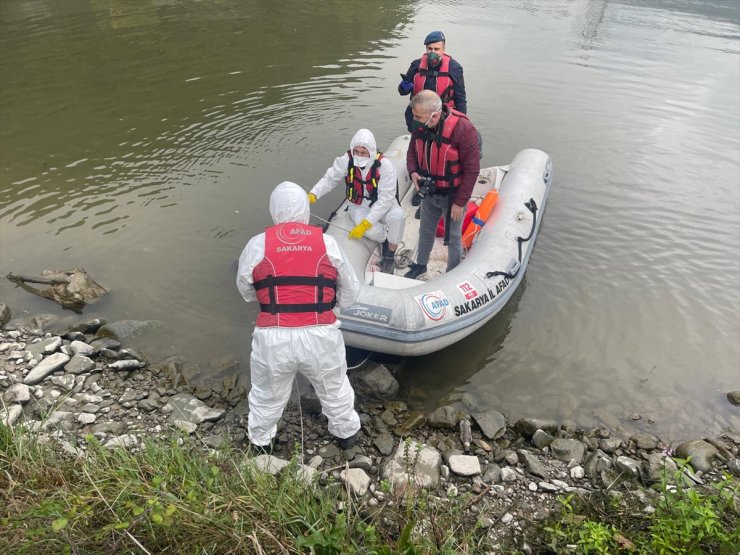 Sakarya Nehri'nde erkek cesedi bulundu