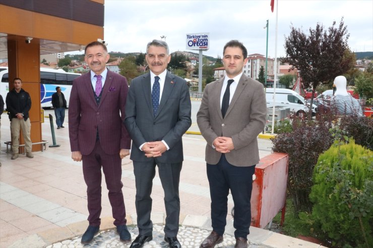 Yozgat'a "Türkiye'nin Tam Ortası Yozgat" totemi yerleştirildi