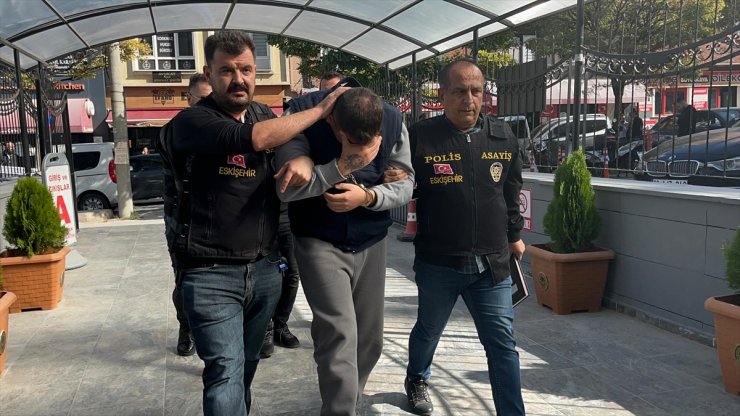 "MİT görevlisiyiz" yalanıyla Eskişehirli çifti dolandıran 2 şüpheli yakalandı