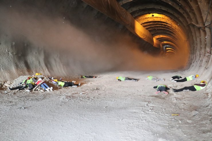 Yozgat'ta tünel inşaatında yangın tatbikatı yapıldı