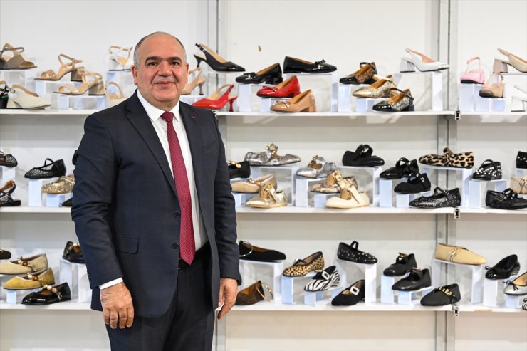 Eksposhoes Ayakkabı Saraciye ve Moda Fuarı Antalya'da açıldı