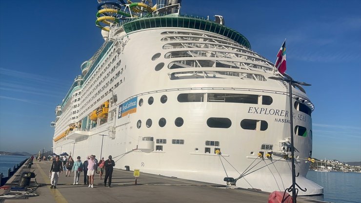 "Explorer Of The Seas" gemisiyle Bodrum'a 3 bin 581 yolcu geldi