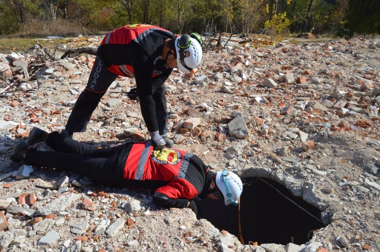 Kırklareli'nde olası Marmara depremine yönelik arama kurtarma tatbikatı gerçekleştirildi