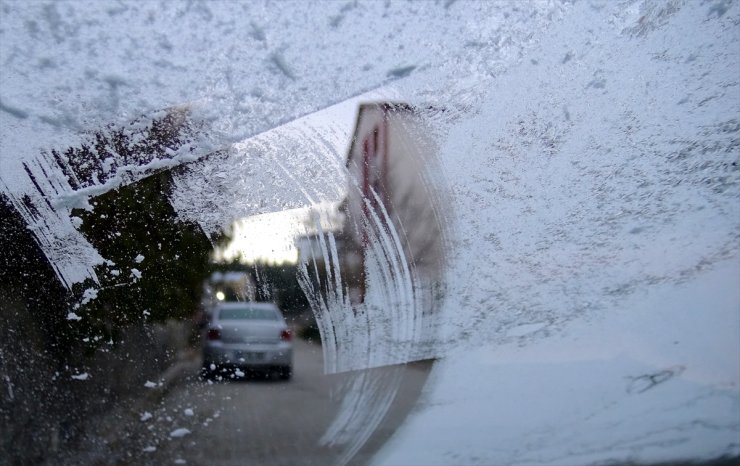 Kars'ta soğuk hava Ardahan'da kar etkili oluyor