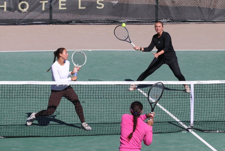 ITF Uluslararası W35 Tenis Turnuvası'nda şampiyonlar belli oldu