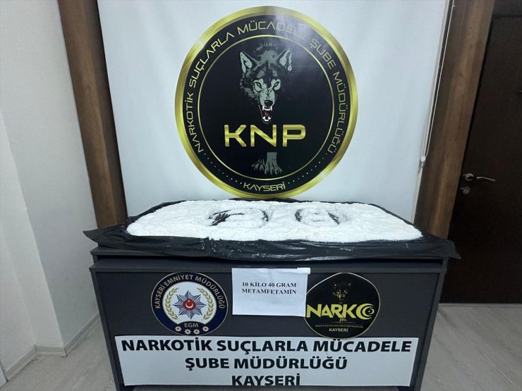 Kayseri'de aracın yedek lastiğinde 10 kilogram sentetik uyuşturucu bulundu