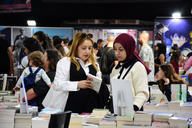 14. Antalya Kitap Fuarı ziyaretçilerini ağırlıyor