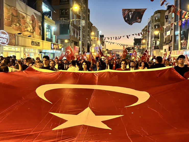 Hatay'da 29 Ekim Cumhuriyet Bayramı fener alayıyla kutlandı