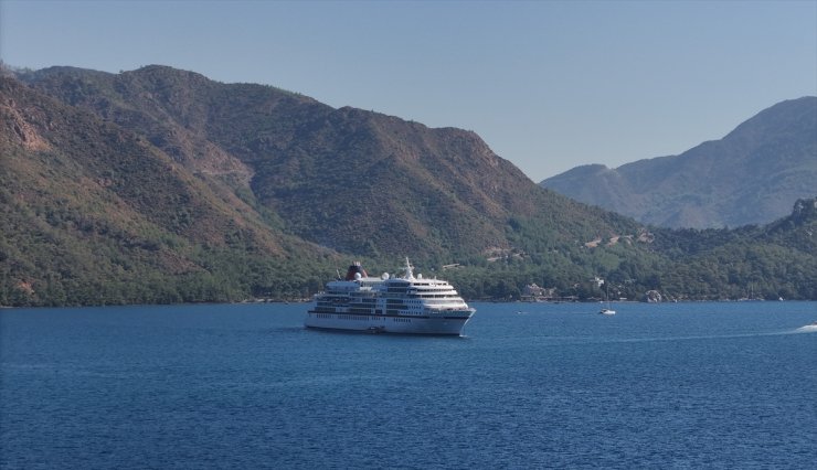 Yolcu gemileri "Marella Discovery" ve "Europa" Marmaris'e geldi