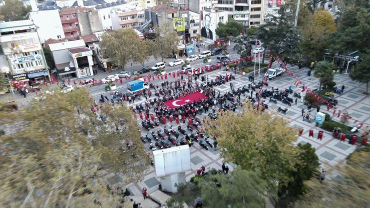 Bursa'da motosikletlerle "Cumhuriyet" korteji düzenlendi