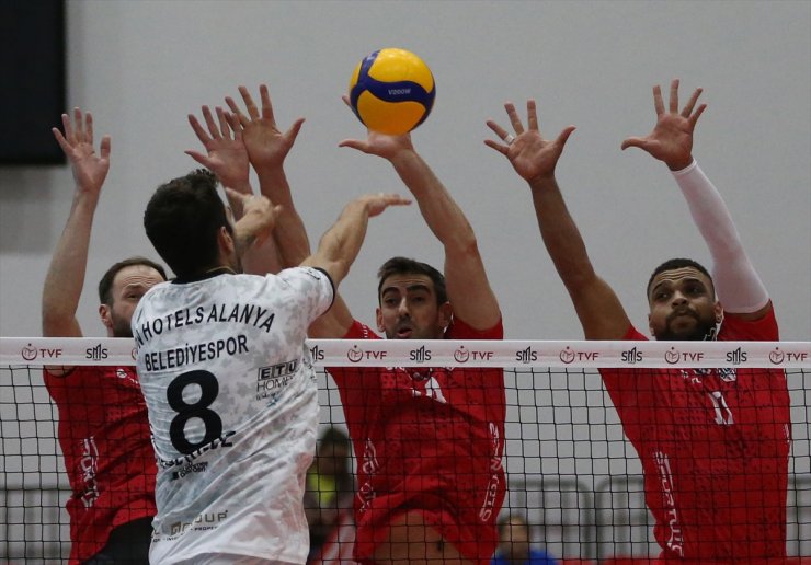 Voleybol: SMS Grup Efeler Ligi