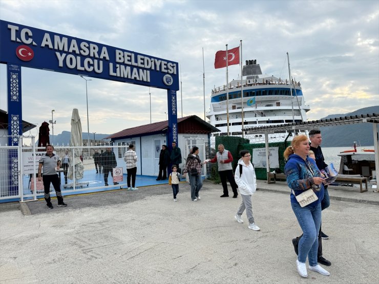 Rusya'dan 1051 kruvaziyer yolcusu Amasra'ya geldi