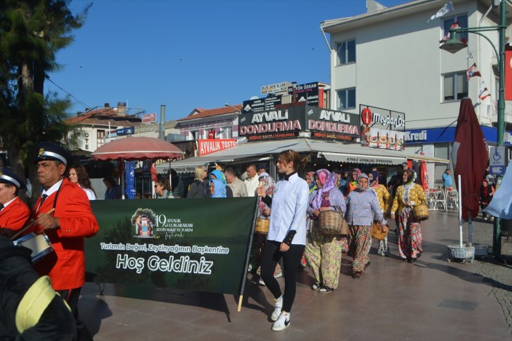 Balıkesir'de "19. Ayvalık Uluslararası Zeytin Hasat Festivali" başladı