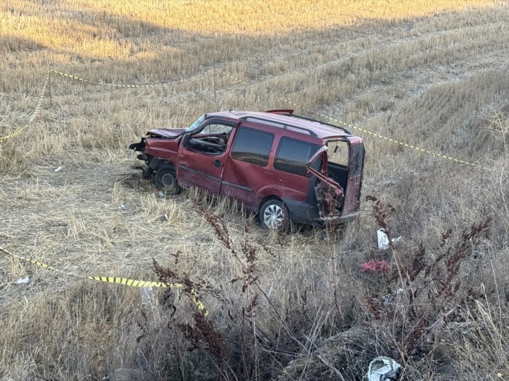 Bilecik'te trafik kazası yapmış bir araçta 2 ceset bulundu